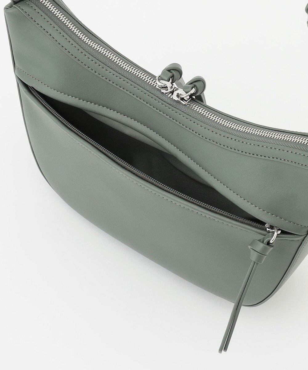 Y'SACCS ハーフムーンボディショルダーバッグ 