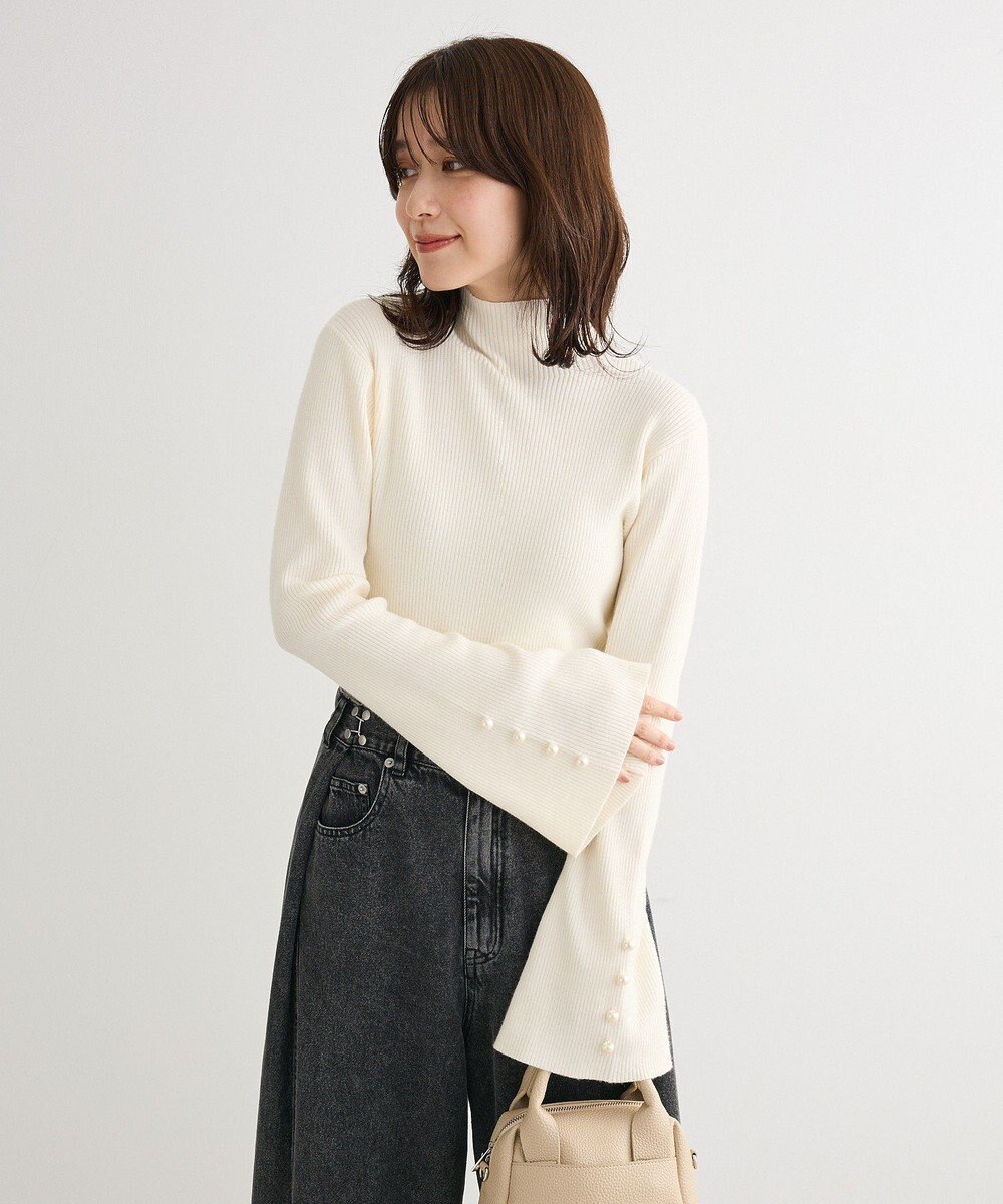 Green Parks ・ｓｗｉｎｇ　ｂｙ　袖パールボタンフレアリブニット 