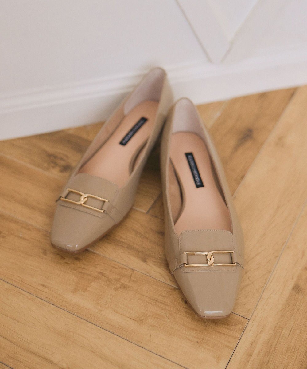 Bridget Birkin 【PARADIS COULEUR】スクエアトウメタルオーナメントパンプス 