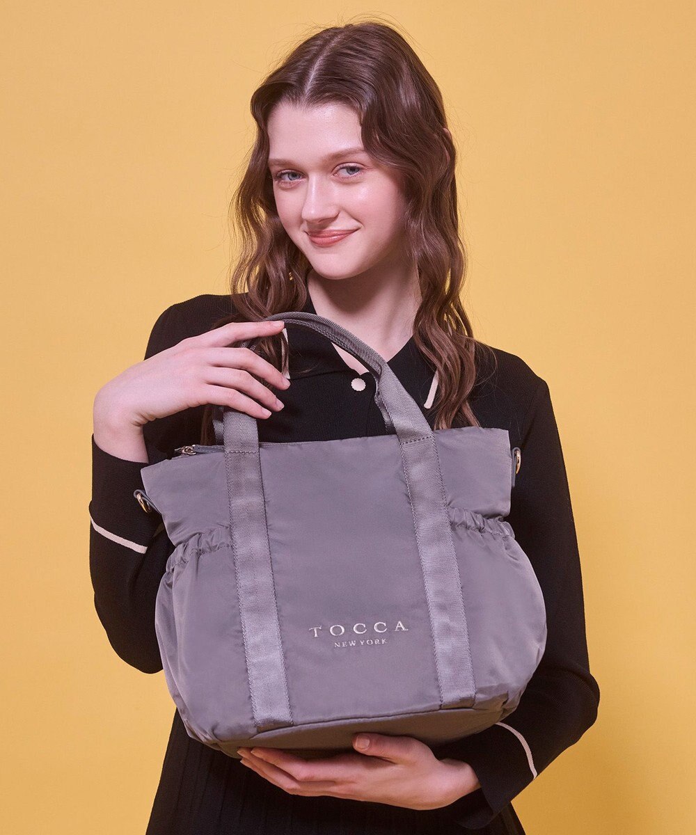 TOCCA 【WEB＆一部店舗限定・環境にやさしい素材】SANA SIDEPOCKET TOTE トートバッグ 
