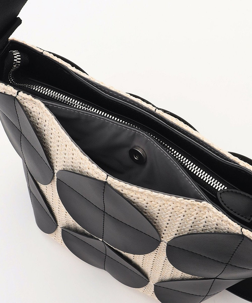 Y'SACCS サークルパッチショルダーバッグ 