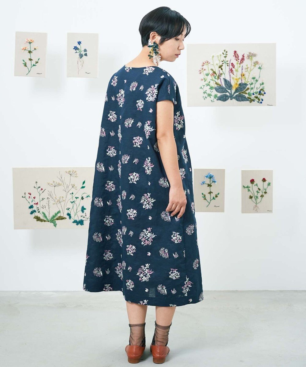muuc 〈コットン×リネン〉〈高品質なドライタッチ生地〉野小花刺繍ゆったりワンピース 