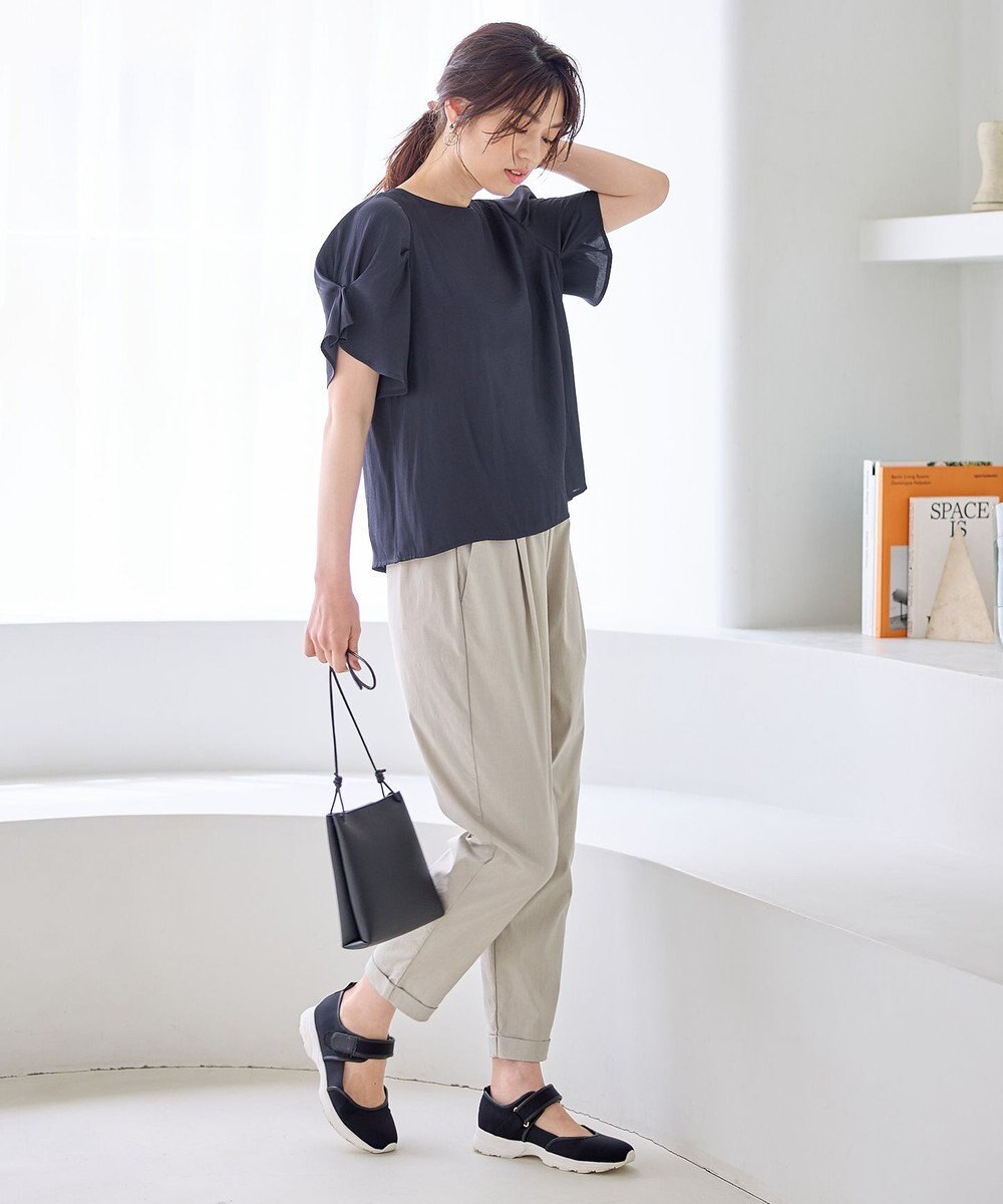 ANY マットサテン袖タックブラウス 