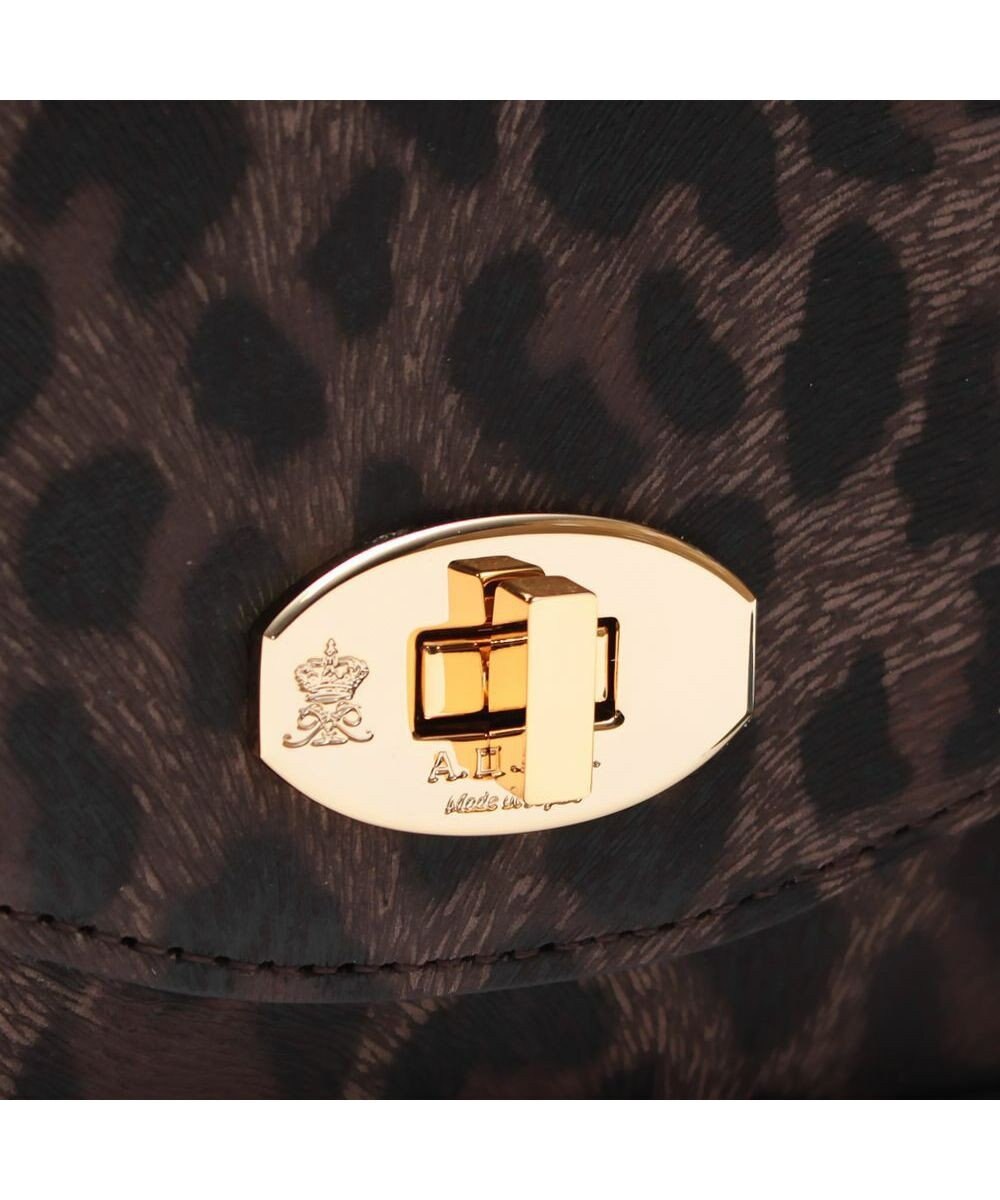 A.D.M.J. 【牛革】フィバナイラ/ザ・ビークラッチショルダー 