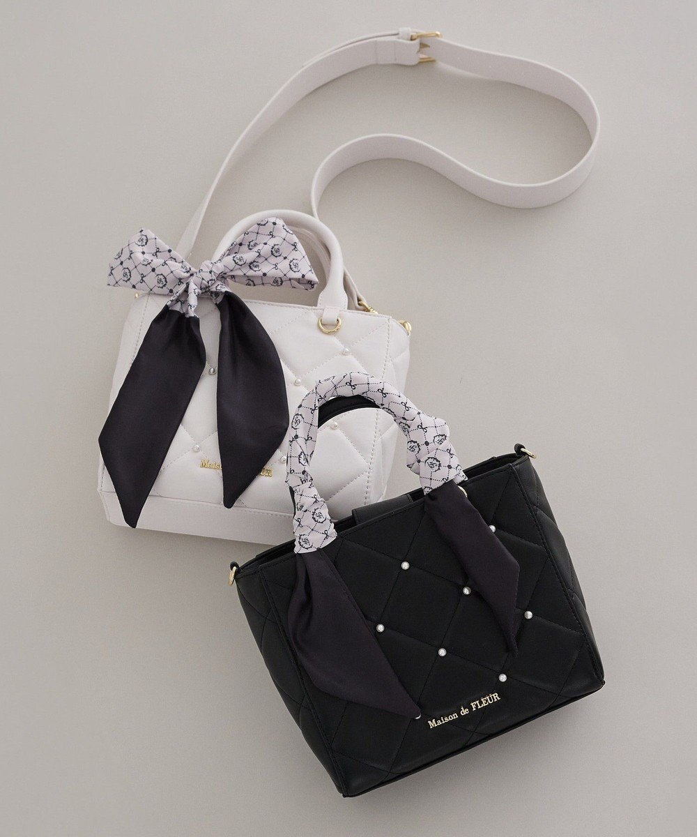 Maison de FLEUR スカーフ付きパールキルティングトートバッグ 