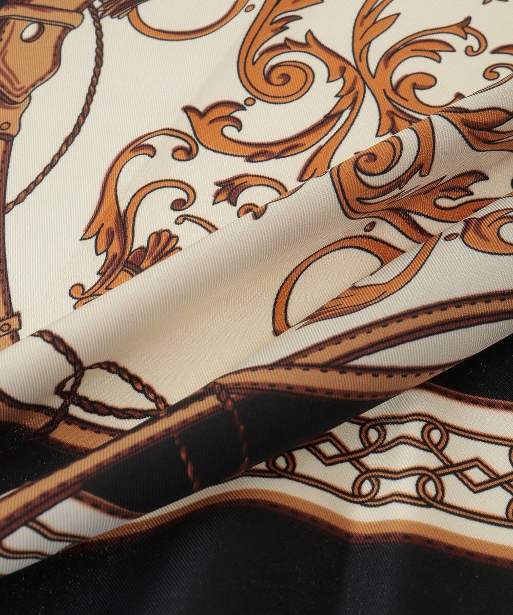 Green Parks ・ベルトタッセルスカーフ　９０×９０ 