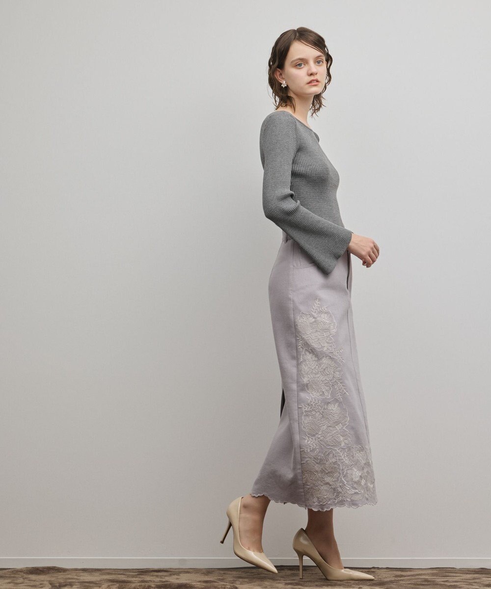 GRACE CONTINENTAL エンブロイダリータイトスカート 