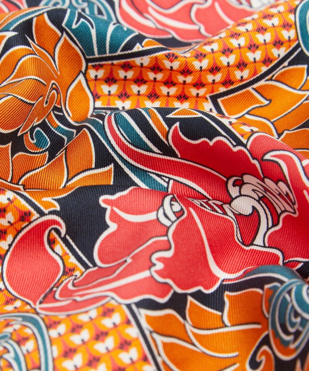 LIBERTY. アルファベット ピューター・ポピー R 45x45 シルク スカーフ 