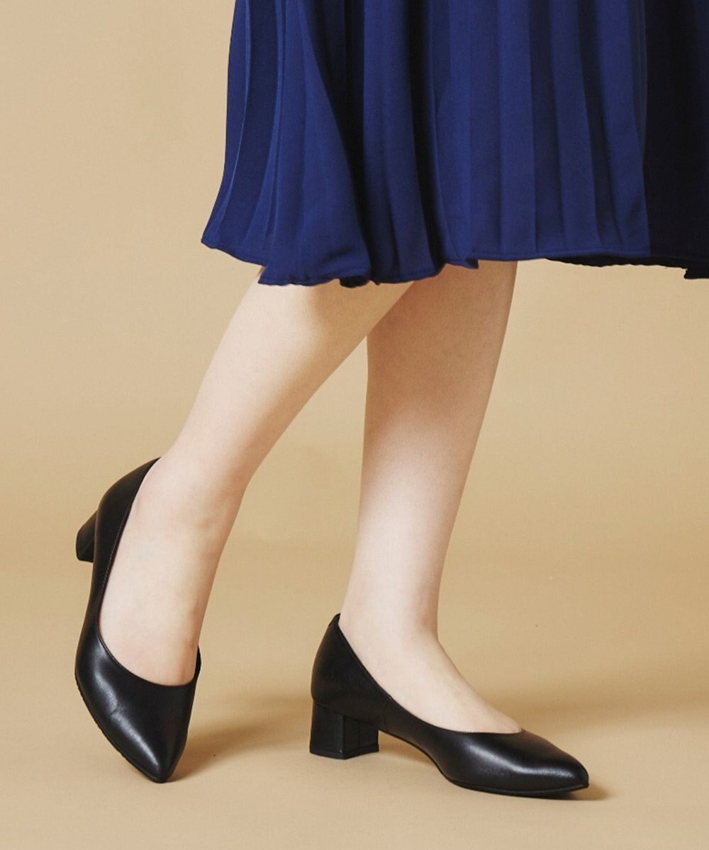 Dominic3 晴雨兼用 ポインテッド レザーパンプス 