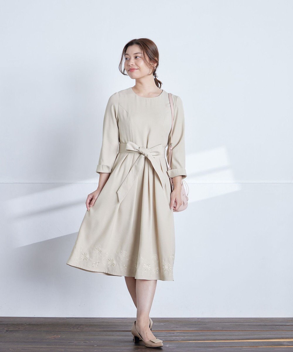 Tiaclasse L 【洗える】花柄刺繍フレアワンピース 