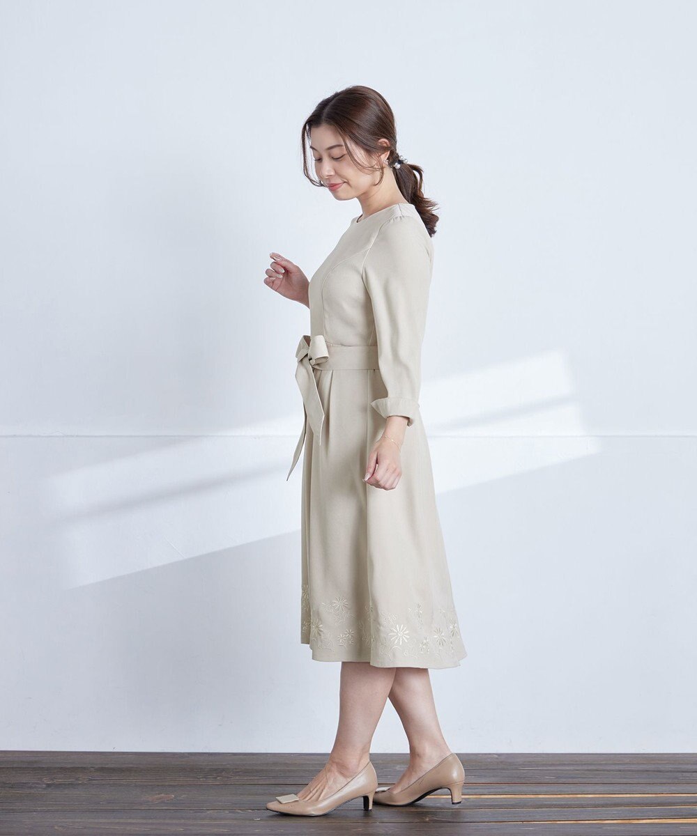 Tiaclasse L 【洗える】花柄刺繍フレアワンピース 