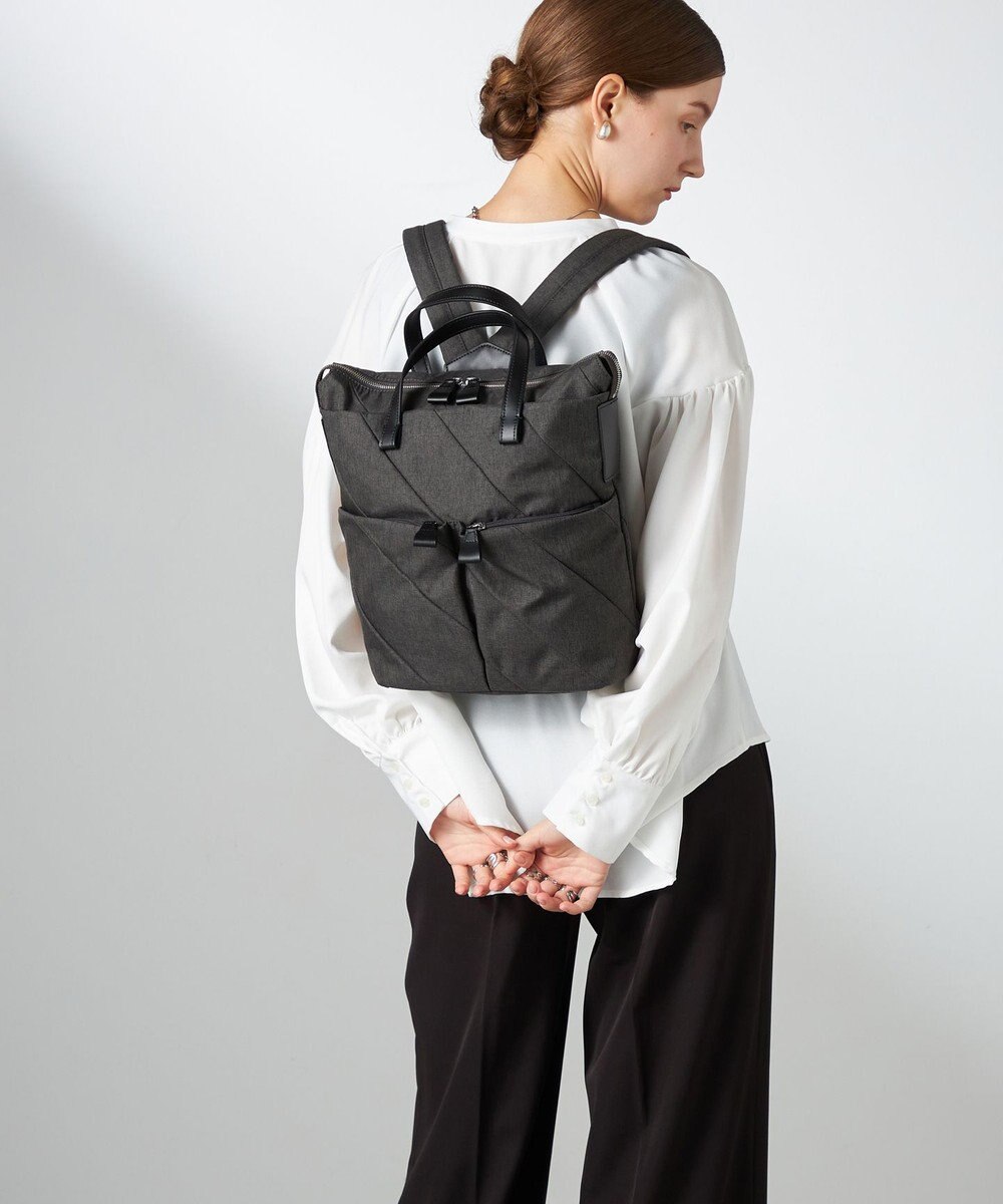 Y'SACCS ストリームラインデイパック 