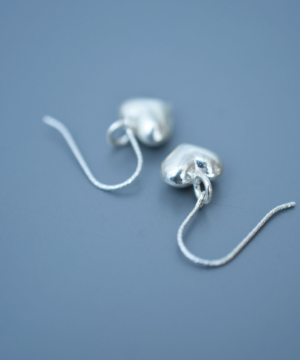 monshiro カレンシルバーハートピアスS 