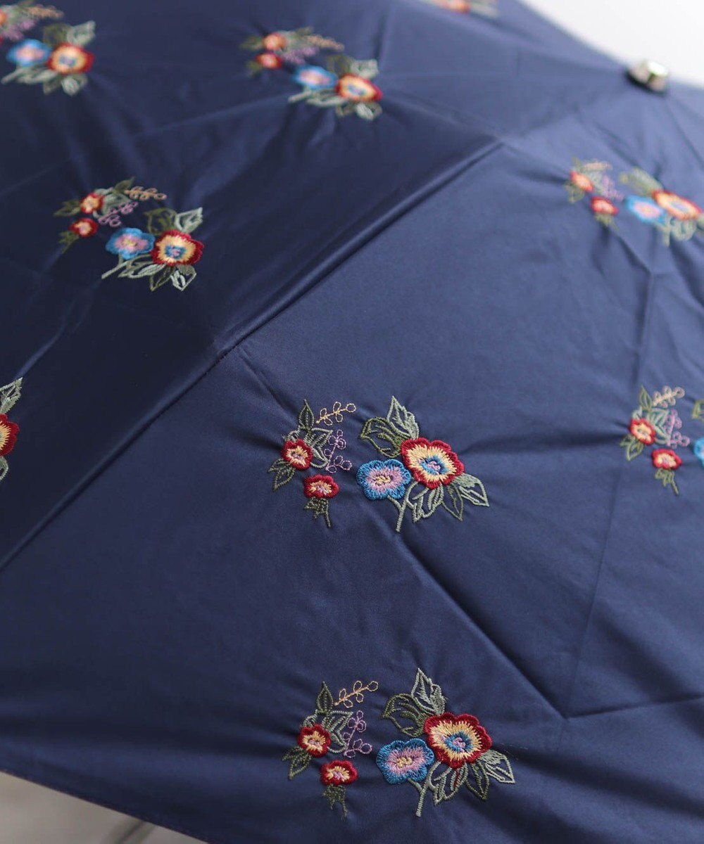 AND WOOL 〈UVカット率99%以上・一級遮光生地・晴雨兼用〉野ばら刺繍の日傘 （折りたたみ傘タイプ） 