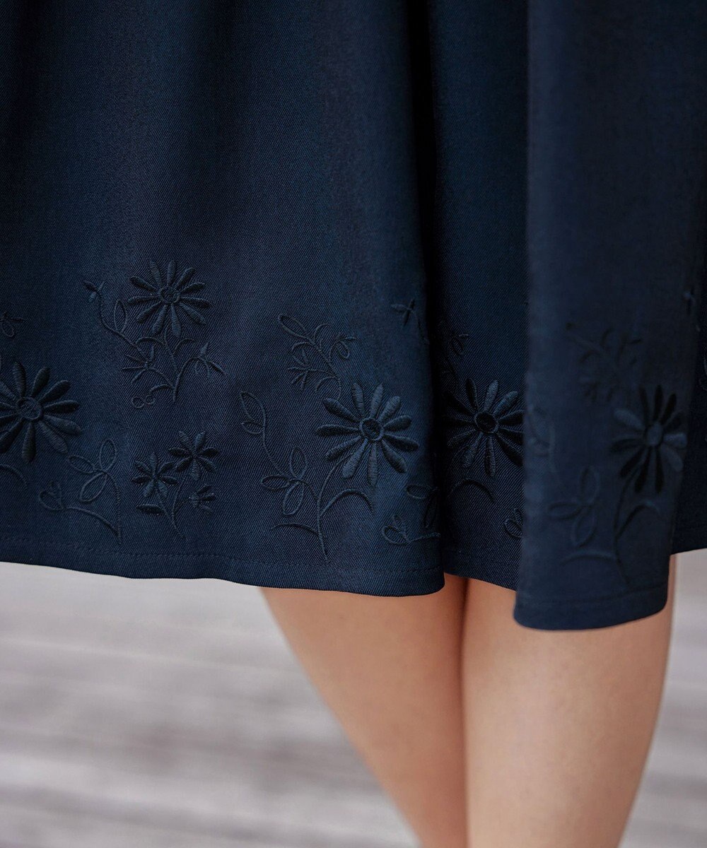 Tiaclasse L 【洗える】花柄刺繍フレアワンピース 