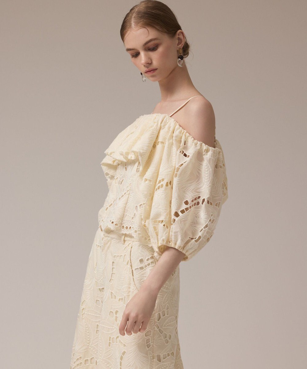 GRACE CONTINENTAL カットワークオフショルトップ 