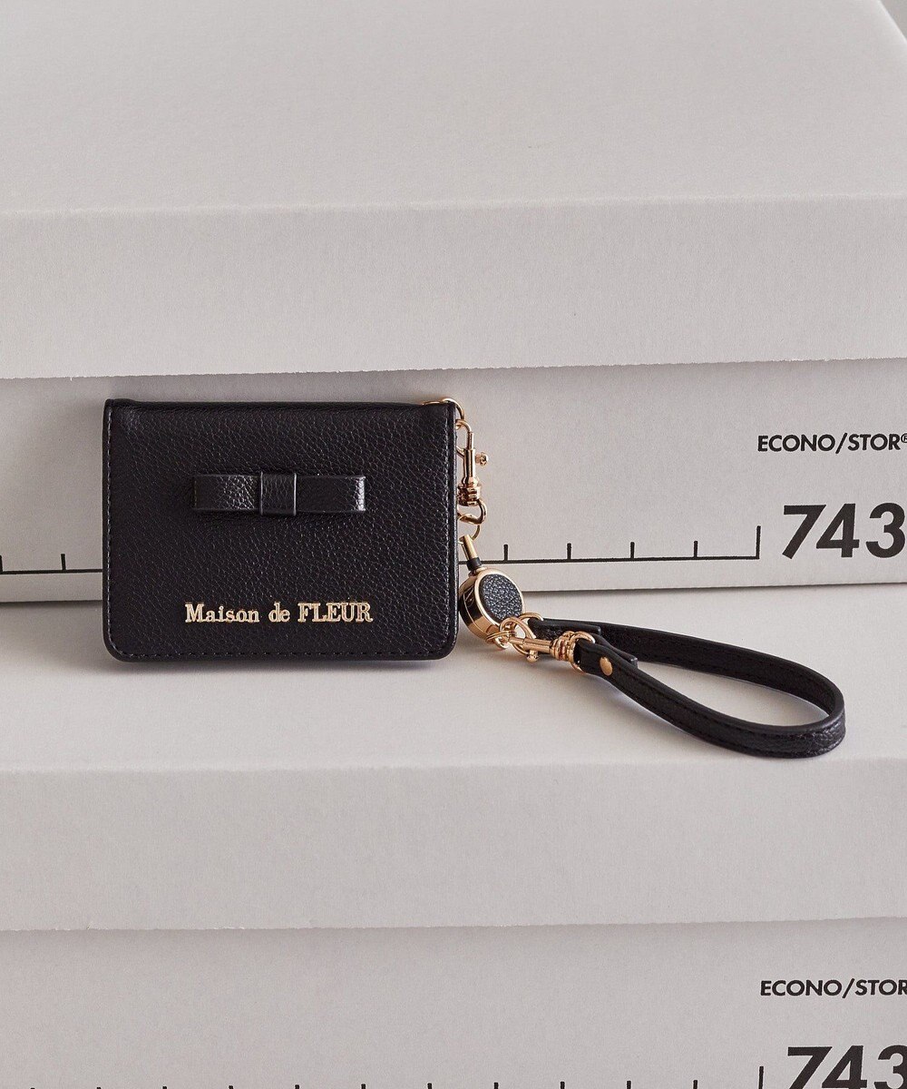 Maison de FLEUR 二つ折りリールパスケース 