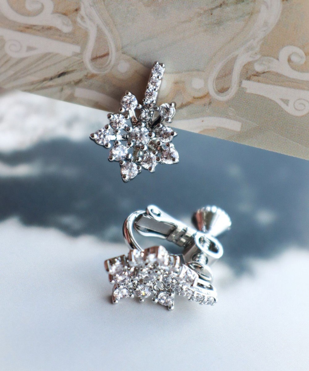 Tiaclasse 【安田美沙子さん着用・金属アレルギー対応】スノーフレークピアス／イヤリング 