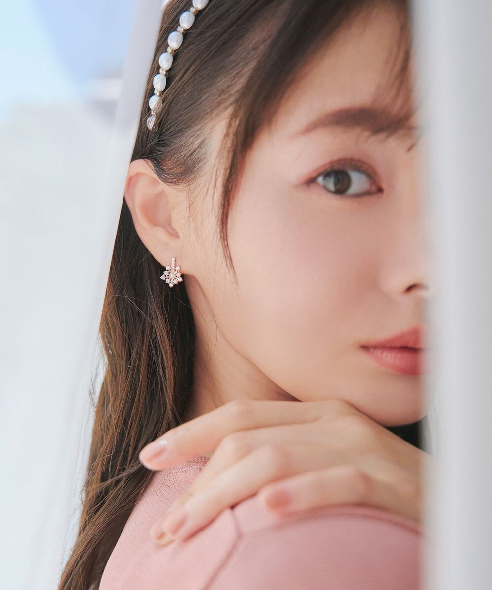 Tiaclasse 【安田美沙子さん着用・金属アレルギー対応】スノーフレークピアス／イヤリング 