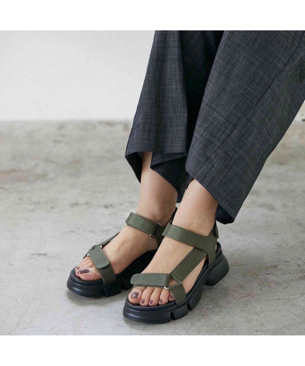 ing <ing>ボリュームソールスポーツサンダル 