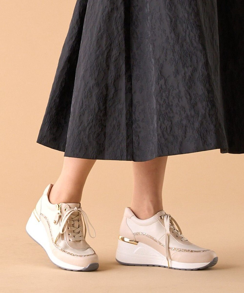 Dominic3 ヒールアップ グリッタートリム サイドジップスニーカー 