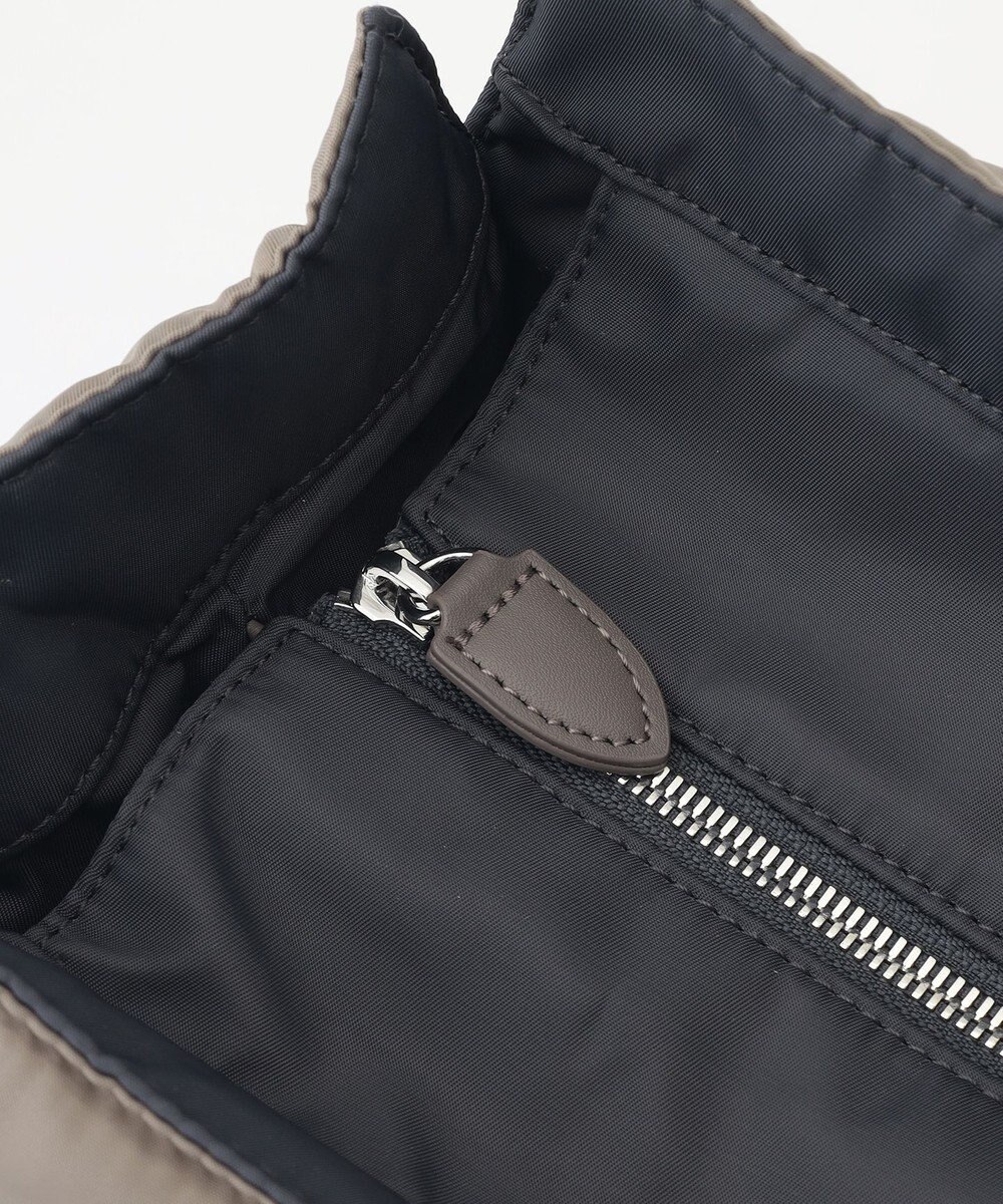 Y'SACCS 【ムック本掲載】ツイルナイロン　スクエアトート　Mサイズ 