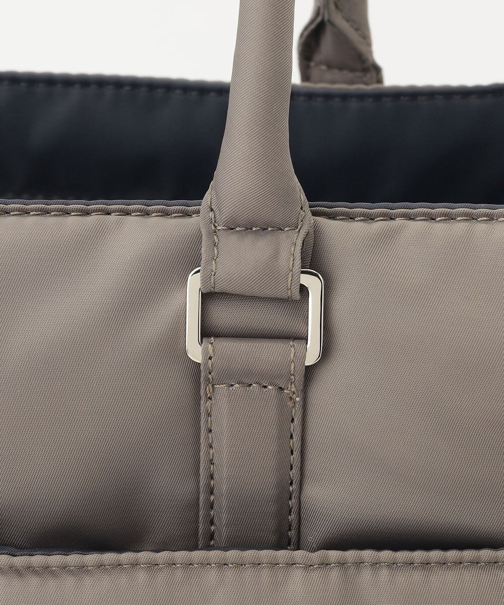 Y'SACCS 【ムック本掲載】ツイルナイロン　スクエアトート　Mサイズ 