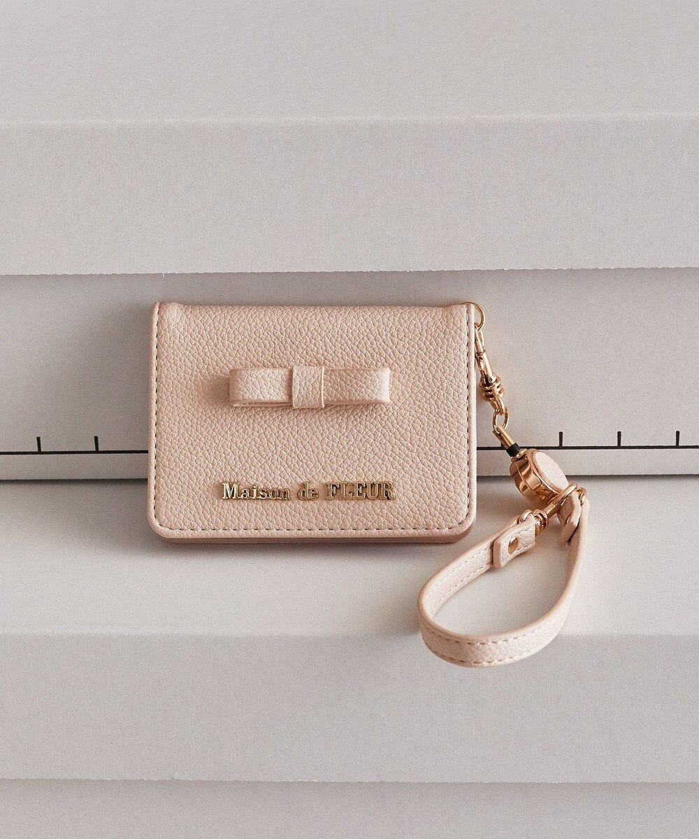 Maison de FLEUR 二つ折りリールパスケース 