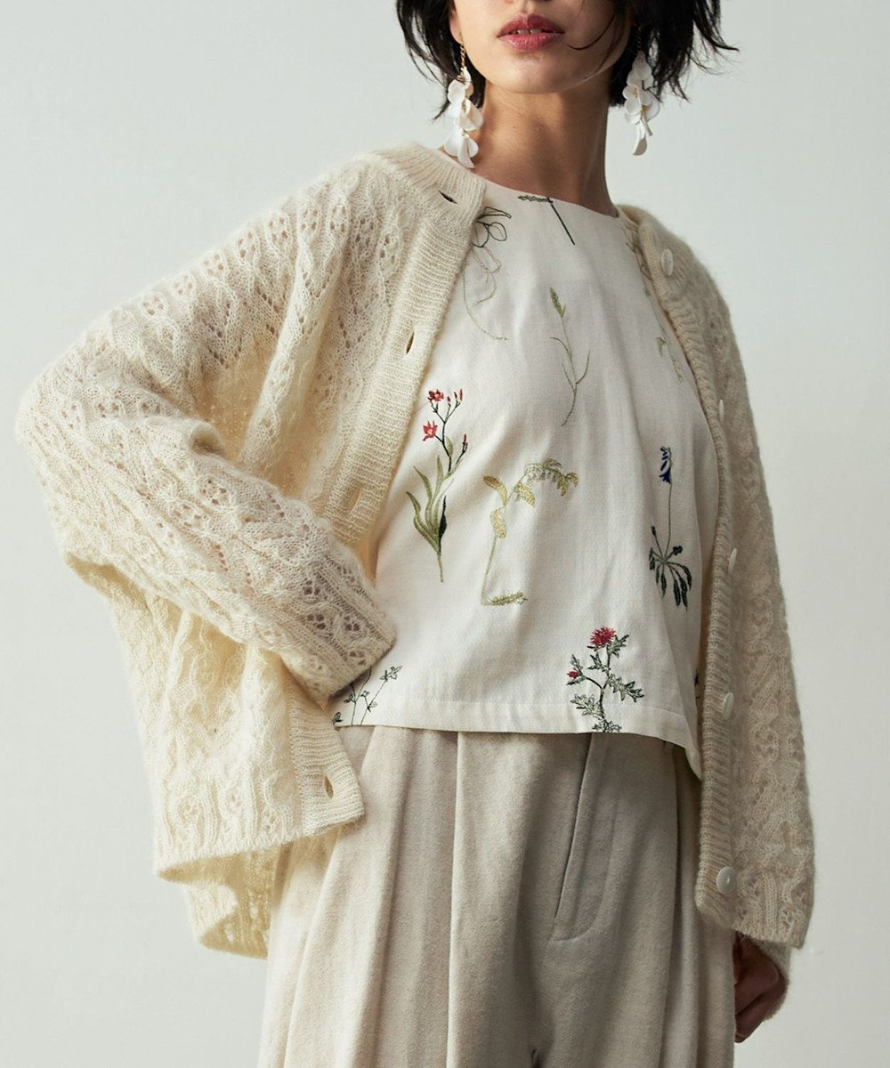 極美品 バトナー モヘヤ ラトビアンクルーネック長袖ニット アルパカ 白黒 Ｍ 新作紹介】やみつきになる軽い着心地：アルパカモヘヤシリーズ