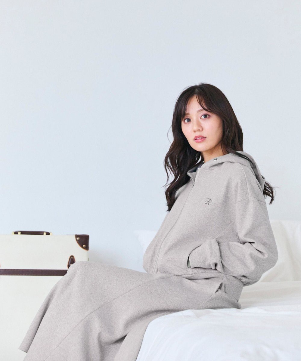 Feroux アイコン刺繍 ダンボール パーカー 