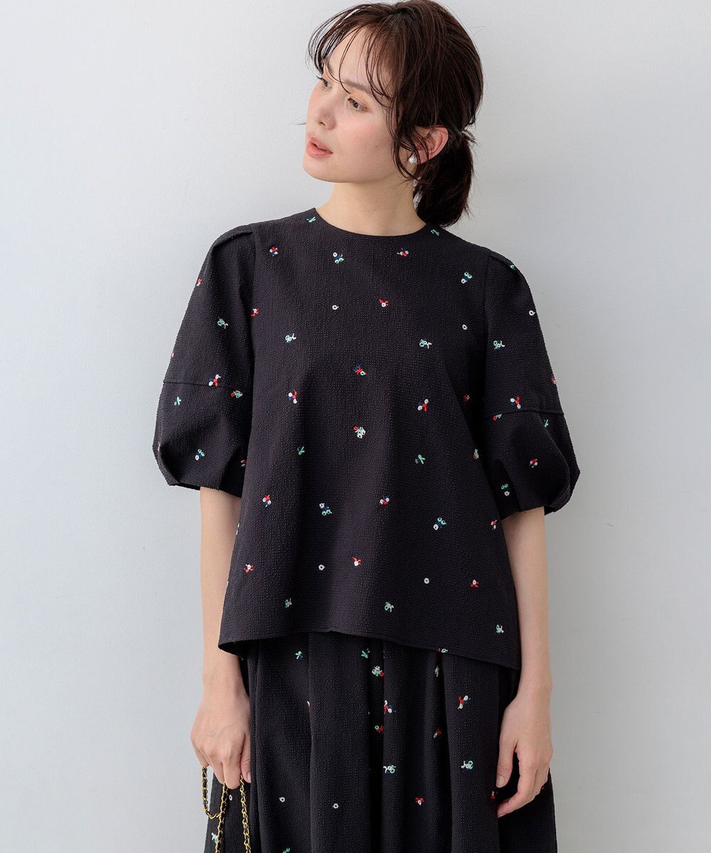 組曲 L 【WEB限定】ミニフラワーエンブロイダリー ブラウス 