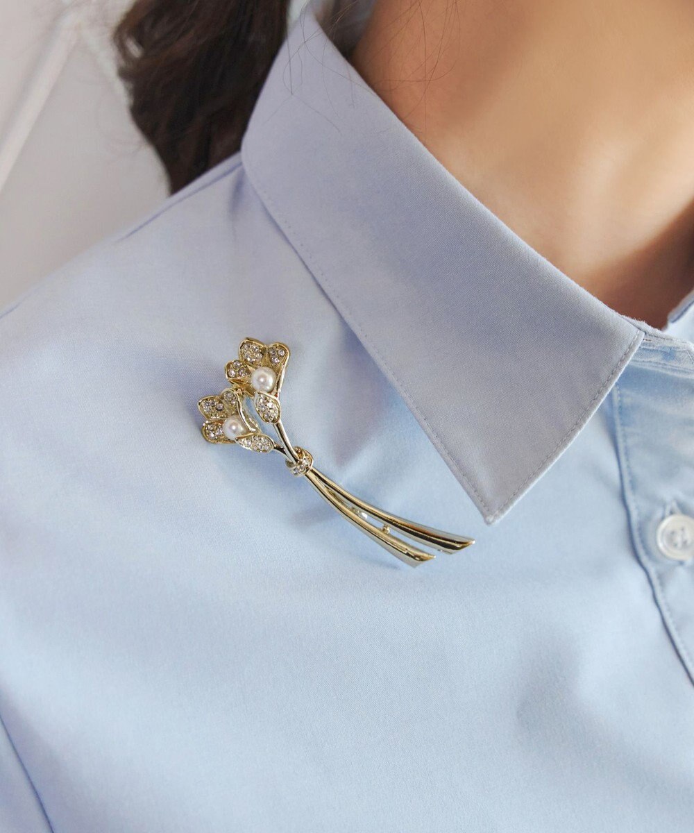 Tiaclasse フローラルブーケブローチ 