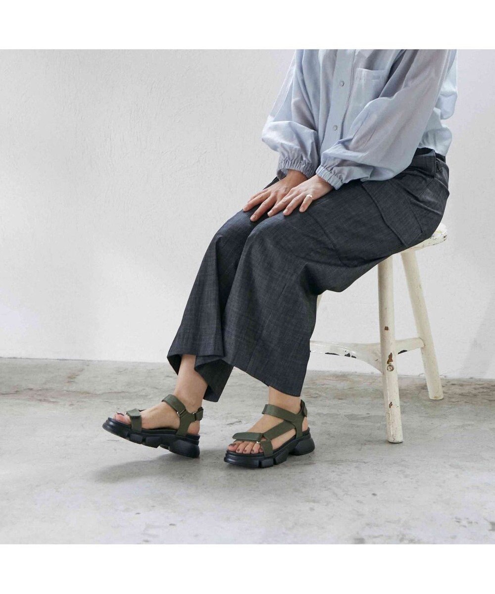 ing <ing>ボリュームソールスポーツサンダル 