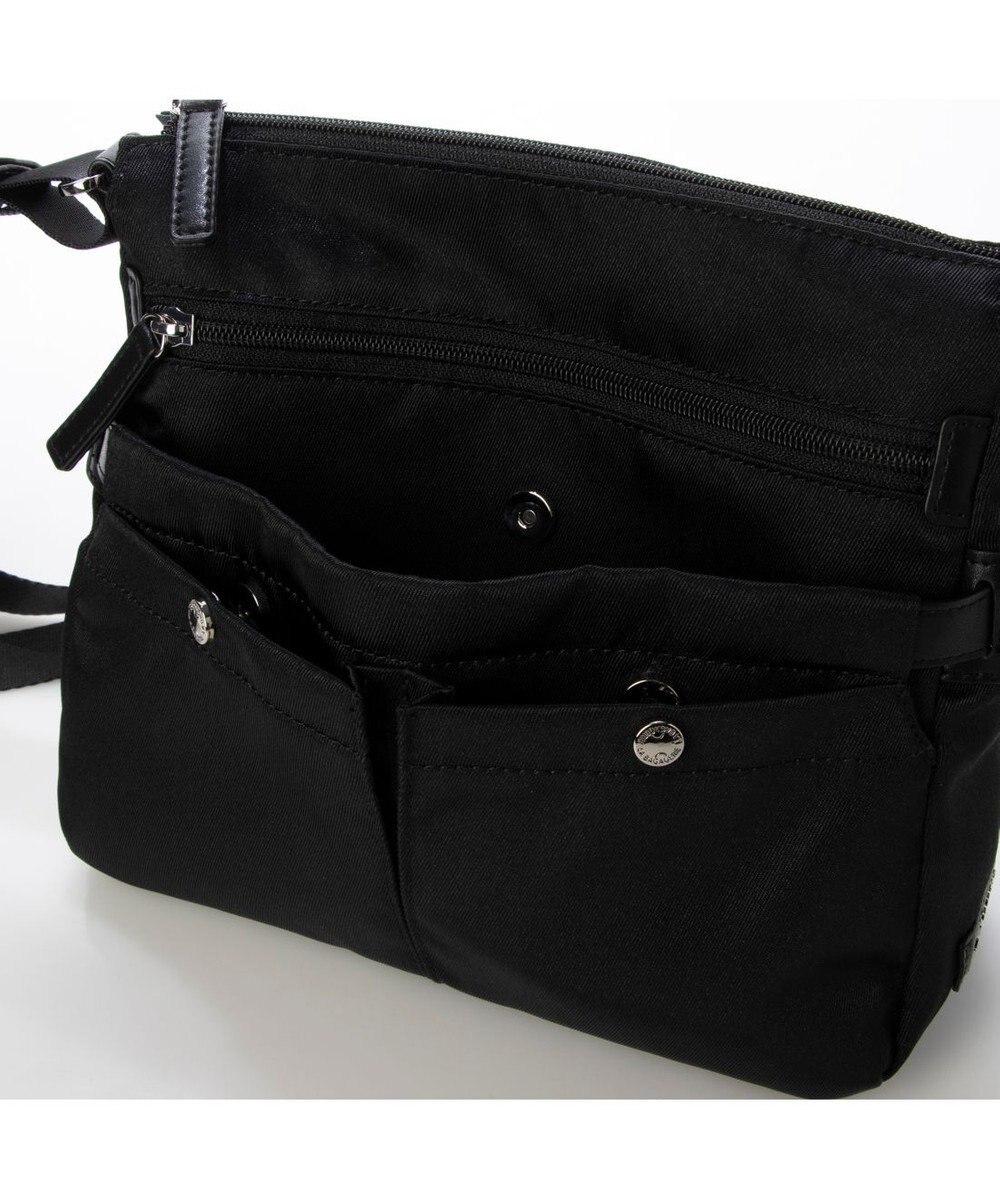 LA BAGAGERIE フロントポケット　スクエアナイロンショルダー　Sサイズ 