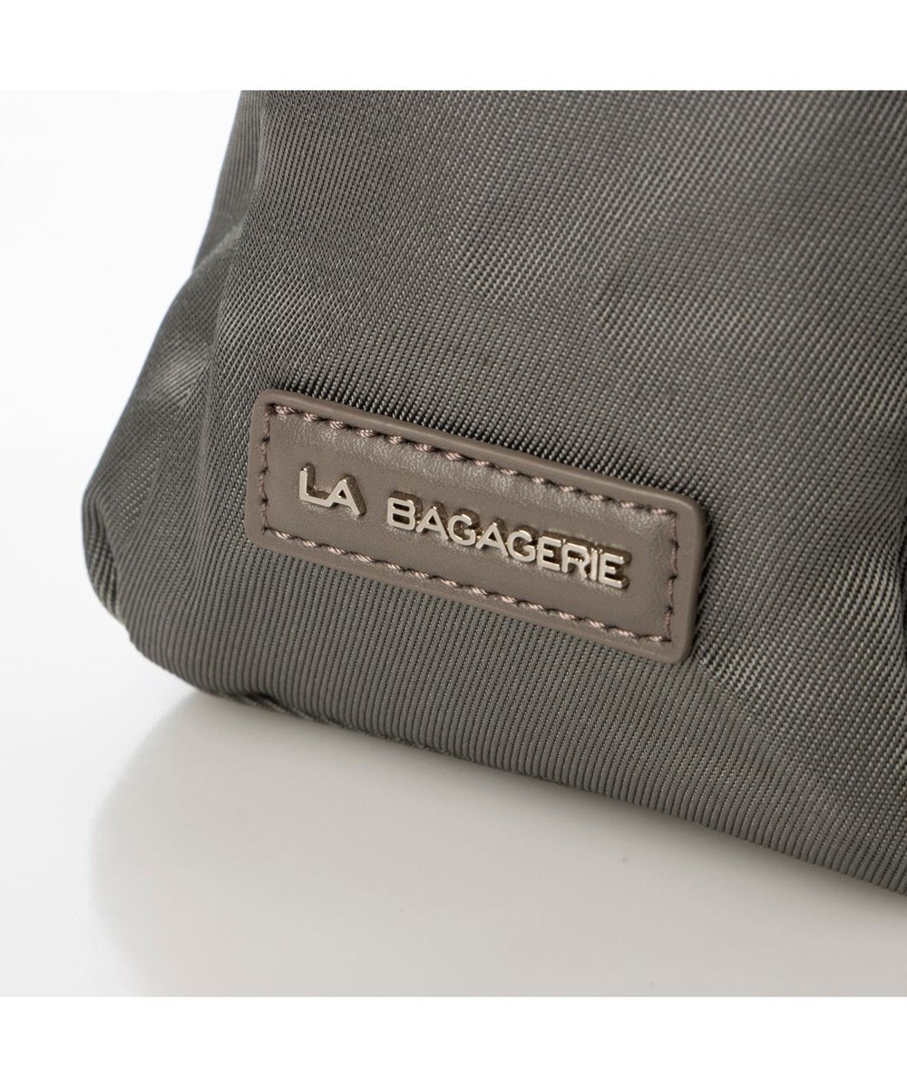 LA BAGAGERIE フロントポケット　スクエアナイロンショルダー　Sサイズ 
