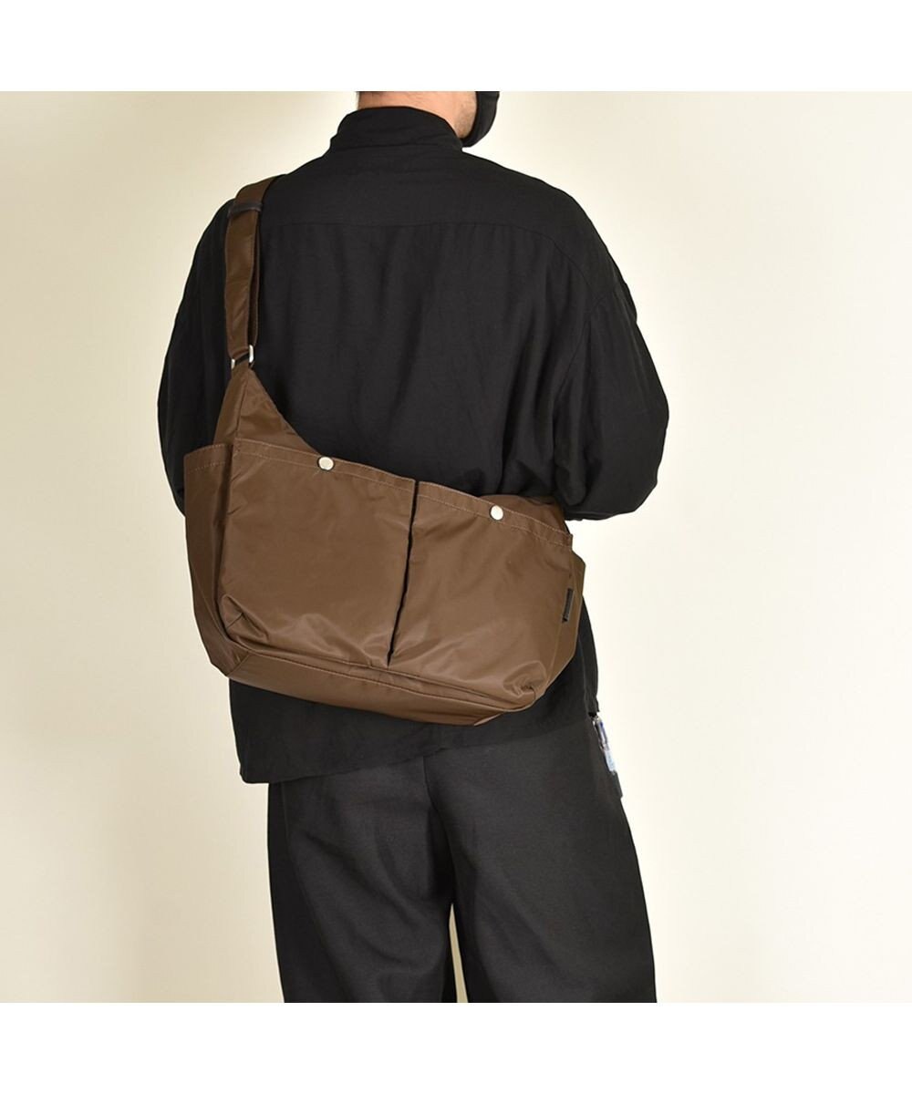 Y'SACCS ダブルホックポケットショルダー　Mサイズ 