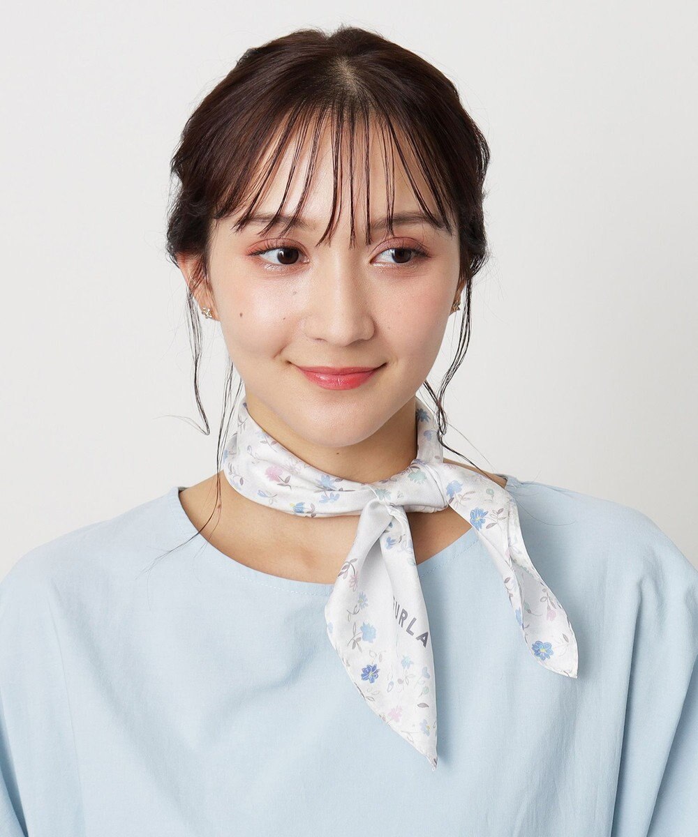 MOONBAT 【シルク100%】フルラ (FURLA) 小花柄 シルクプリントスカーフ 58cm×58cm 