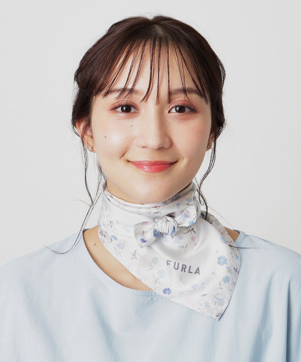 MOONBAT 【シルク100%】フルラ (FURLA) 小花柄 シルクプリントスカーフ 58cm×58cm 