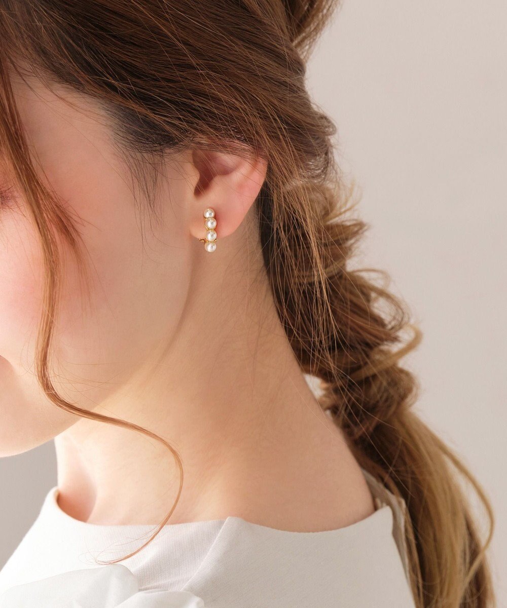 Phoebe 【痛くないシリーズ】ノーブルパールエアリーイヤリング　ゴールド 