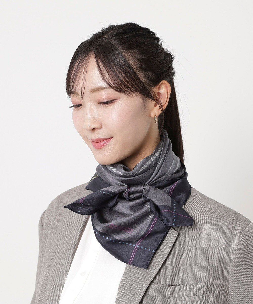 MOONBAT MACKINTOSH PHILOSOPHY(マッキントッシュ フィロソフィー）シルクスカーフ チェック 88×88㎝ 日本製 