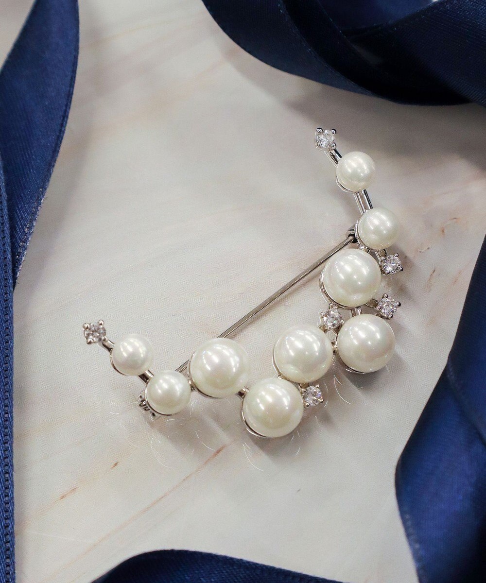 Tiaclasse フェイクパールムーンブローチ 