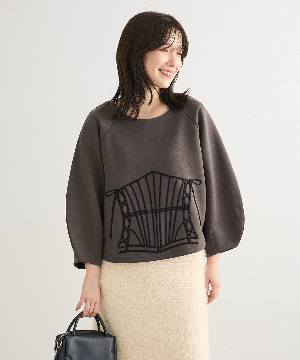 Green Parks ■ESCAR コルセットコード刺繍プルオーバー 