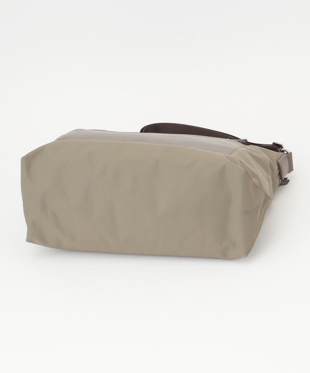 Y'SACCS ナイロン×リサイクルレザー　コンビマルチショルダー 