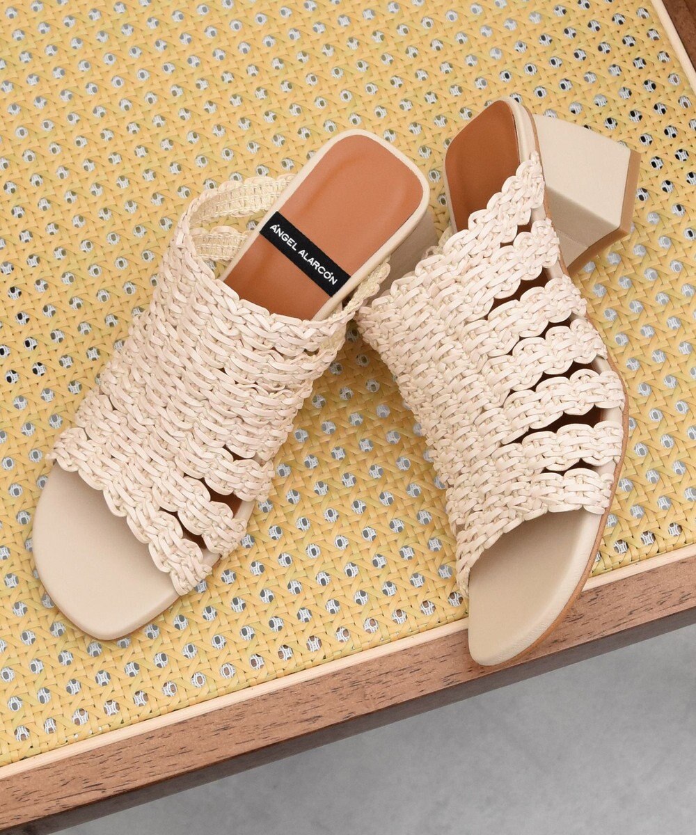 INTER-CHAUSSURES 【ANGEL ALARCON】チャンキーヒールラフィアサンダル 