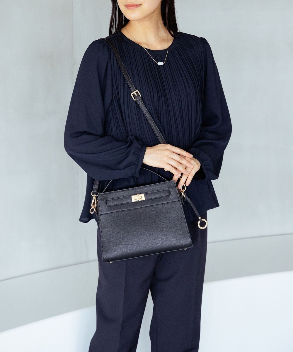 組曲 ベルトデザインスクエアショルダーバッグ 