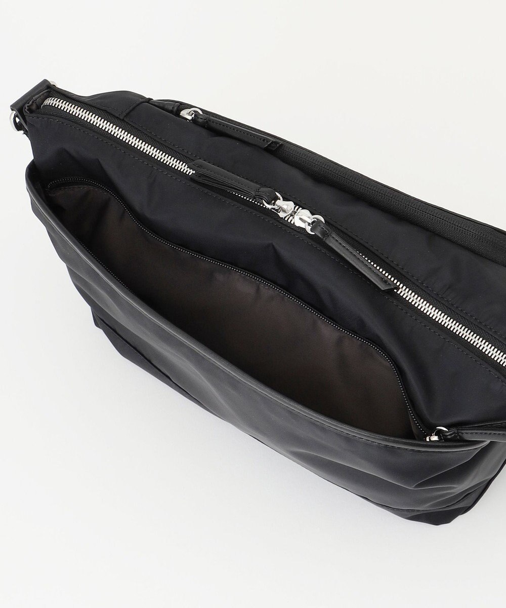 Y'SACCS ナイロン×リサイクルレザー　コンビマルチショルダー 