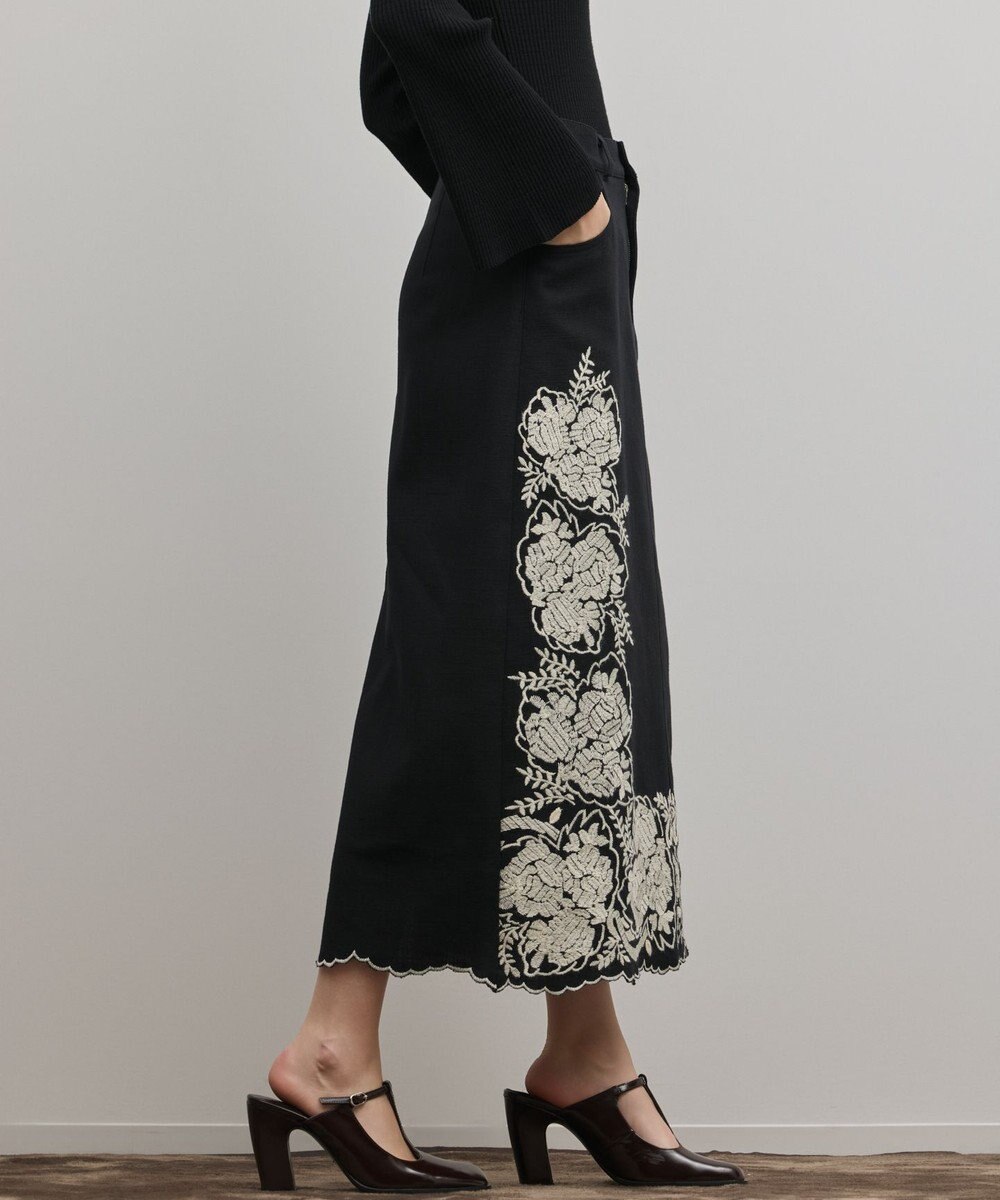 GRACE CONTINENTAL エンブロイダリータイトスカート 