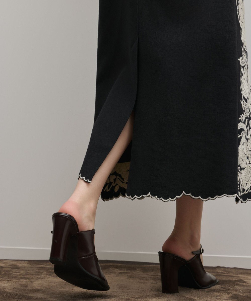 GRACE CONTINENTAL エンブロイダリータイトスカート 