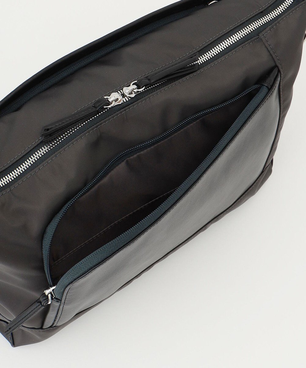 Y'SACCS ナイロン×リサイクルレザー　コンビマルチショルダー 