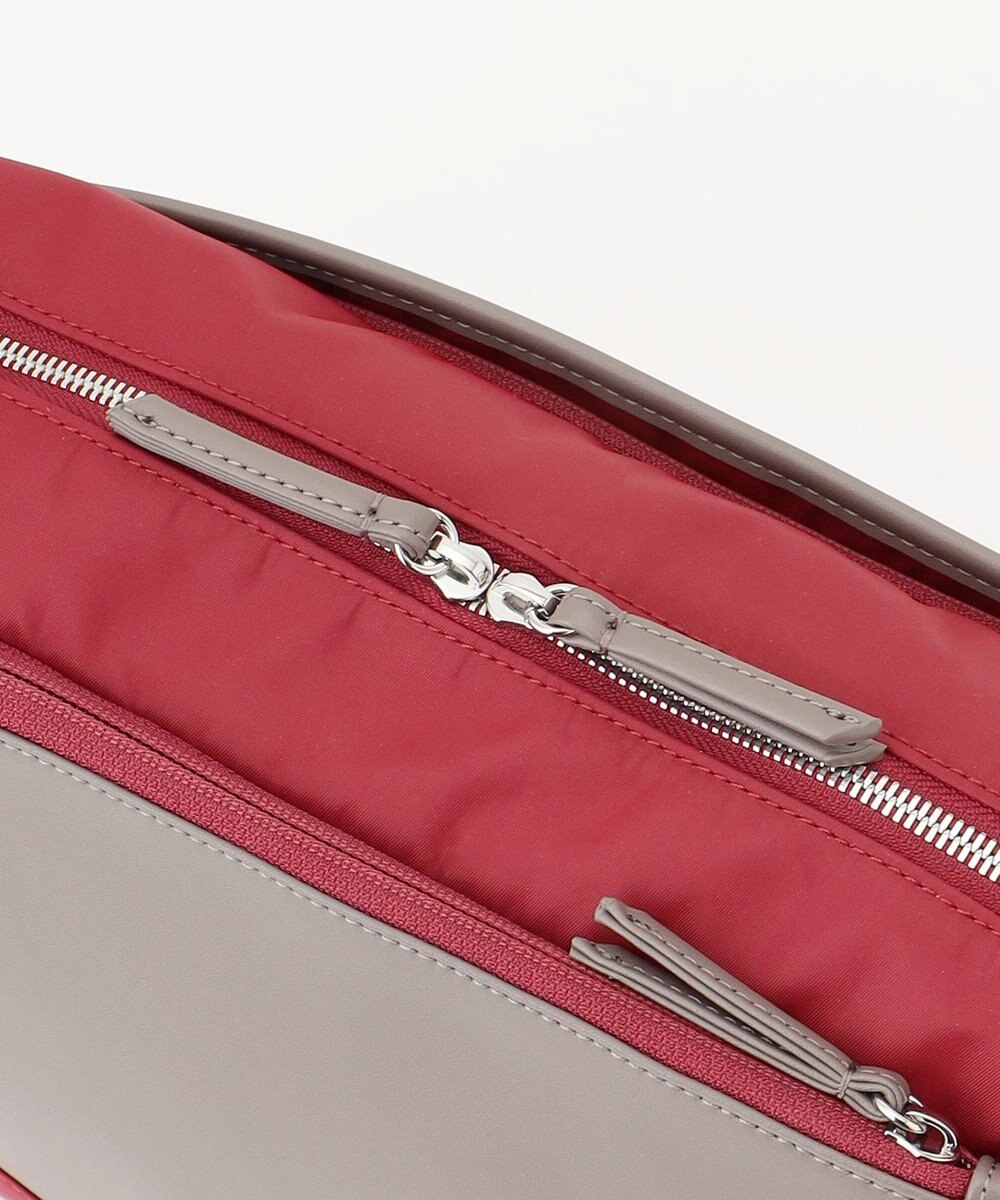 Y'SACCS ナイロン×リサイクルレザー　コンビマルチショルダー 